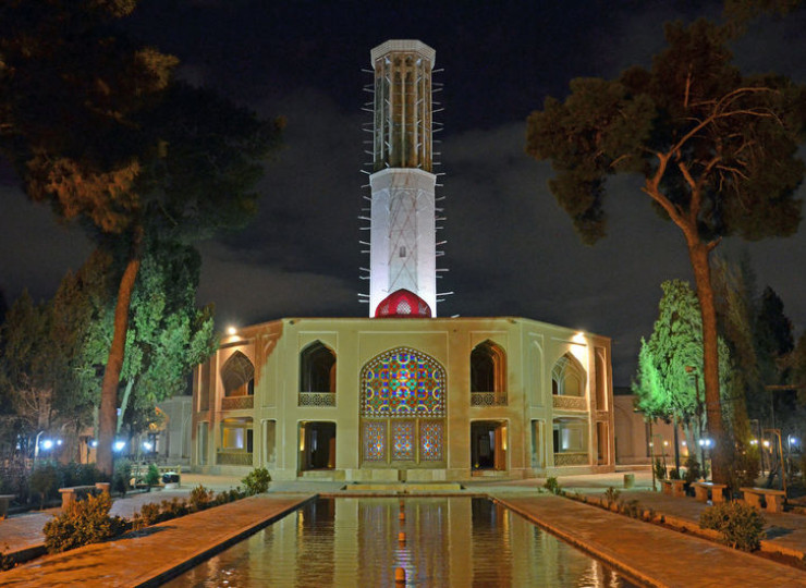 Le jardin et le badgir de Dowlat-abad (UNESCO)