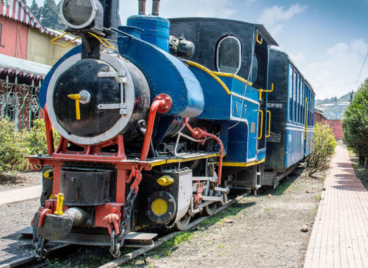 Toy Train direction Darjeeling