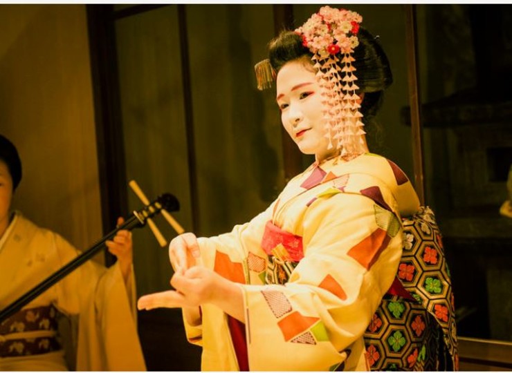 Dîner avec une GEISHA