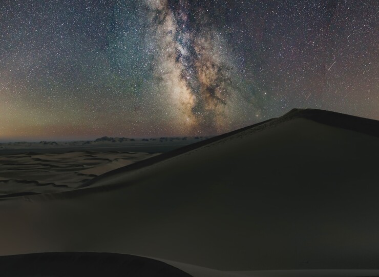Soirée sous les étoiles dans le désert marocain