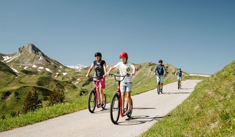 Découverte d'Adelboden, pays de la trotinette