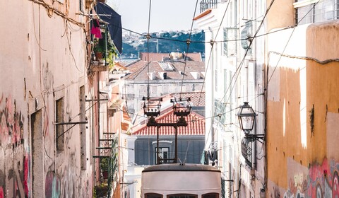 LISBONNE – CABO ESPICHEL – ARRÁBIDA – ÉVORA 208 km (3h25)