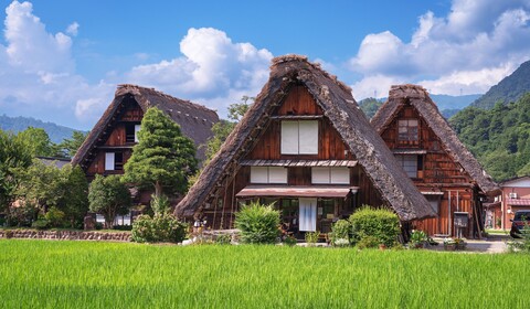 Gifu–Shirakawago–Takayama–Hirayu Onsen