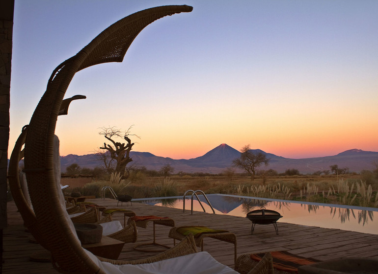 Chili Voyage TIerra Atacama terrasse piscine le soir