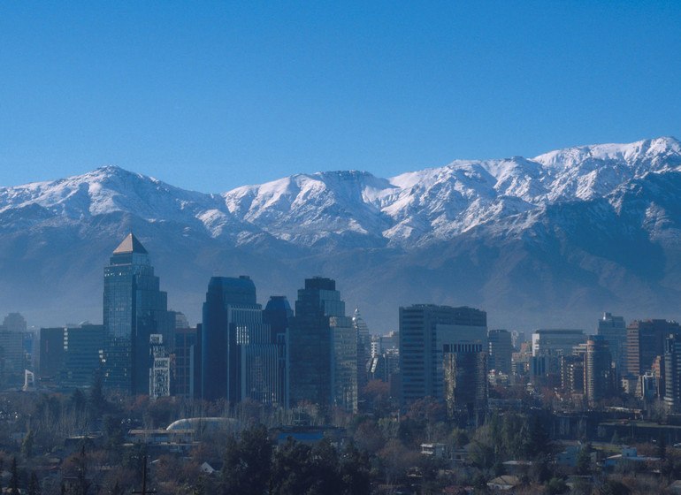 Chile Voyage Santiago du Chile skyline avec cordillère des Andes