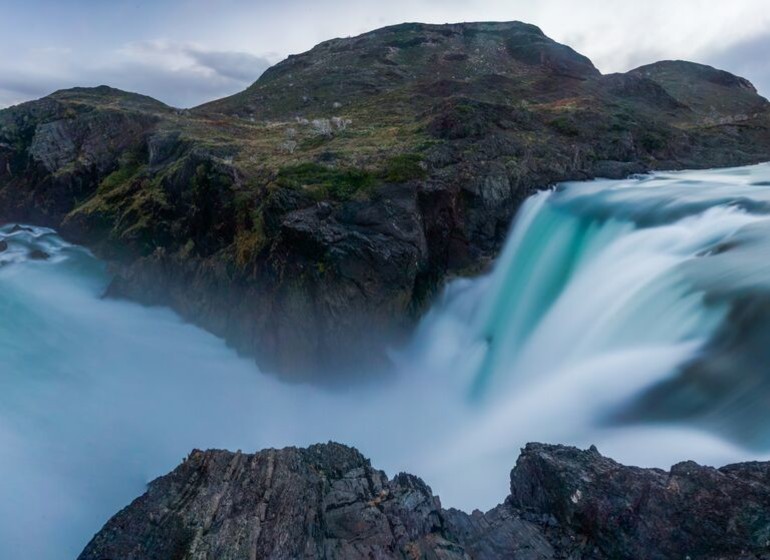 Chili Voyage Explora Torres del Paine salto