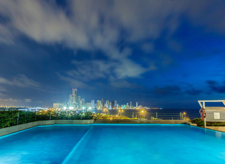 Colombie voyage Cartagena Charleston Santa Teresa piscine de nuit