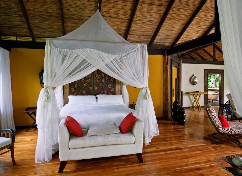 Costa Rica Voyage Pacuare River Lodge bungalow intérieur