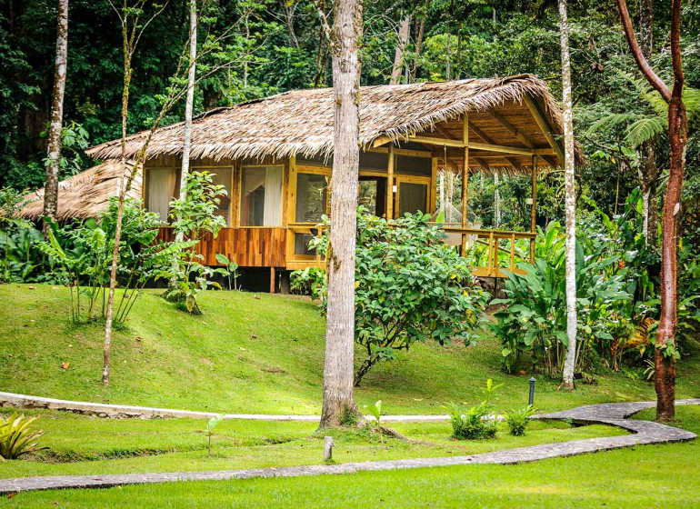 Costa Rica Voyage Pacuare River Lodge bungalow jardin