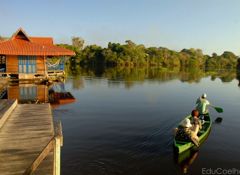 Brésil Voyage Mamirauá Reserve Uakari Lodge départ en canoë