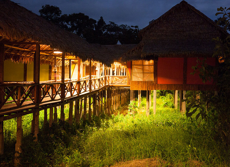 Pérou Voyage Amazonie Nord Heliconia River Lodge le soir