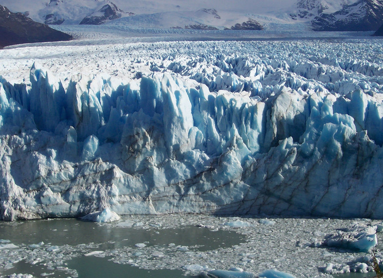 Chili Voyage Croisière Australis près d'un glacier