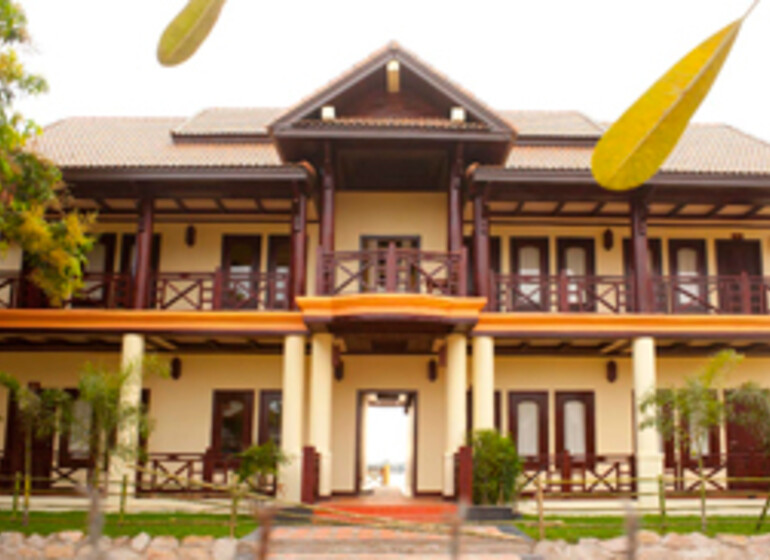 Pon Arena Hotel  Laos
