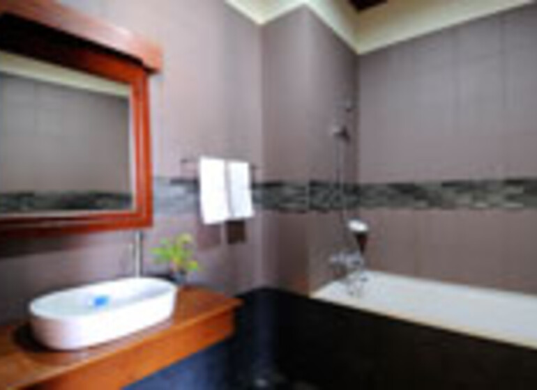 Pon Arena Hotel  Laos