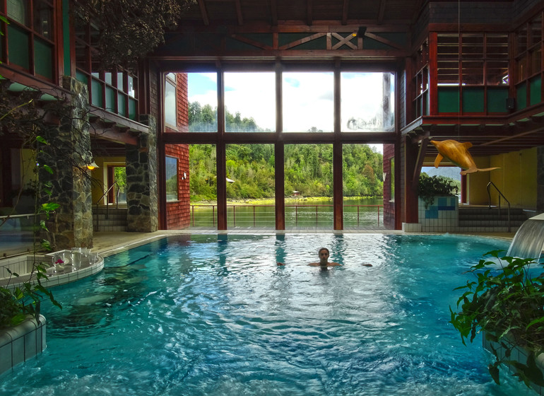 Chile Voyage Puyuhuapi Lodge piscine intérieure