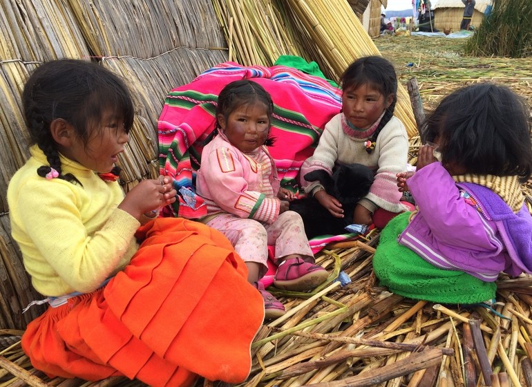 Pérou Voyage Enfants îles d'Uros Titicaca