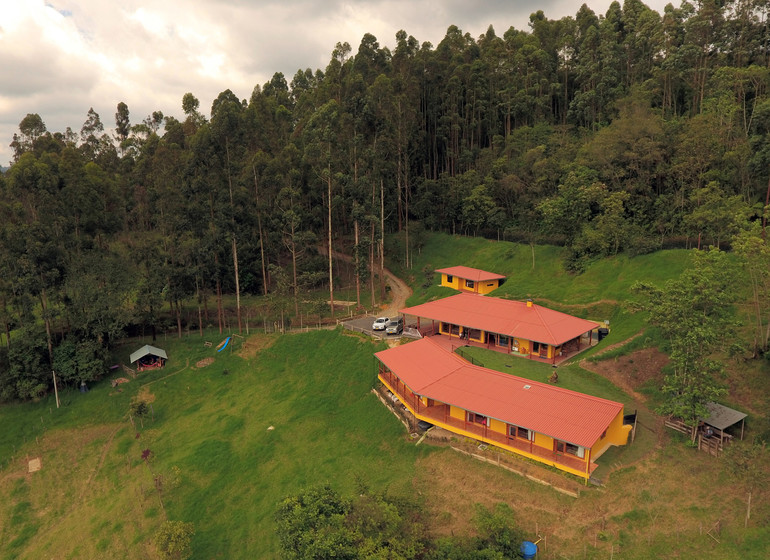 Colombie Voyage Gran Azul Ecoresort Salento exterieur vue de loin
