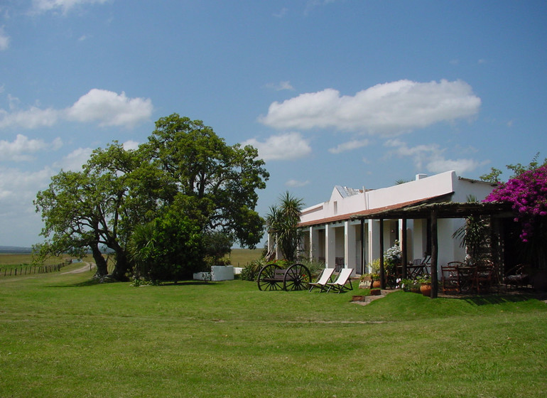 Uruguay Voyage Guardia del Monte jardin et accès chambres