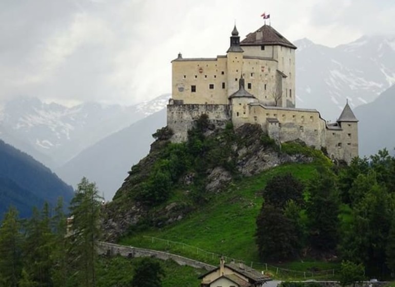 Voyage en Suisse source thermale bien-être grisons