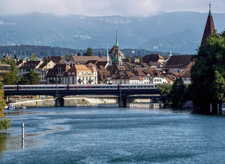 Voyage en Suisse Soleure, Solothurn ville baroque berge de l’Aar