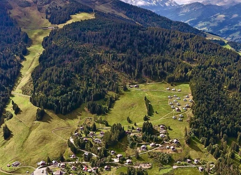 Voyage en Suisse Valais eco-lodge découverte accro branche bains de Lavey massage