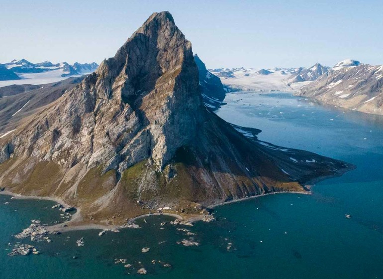 Svalbard et la terre François Joseph