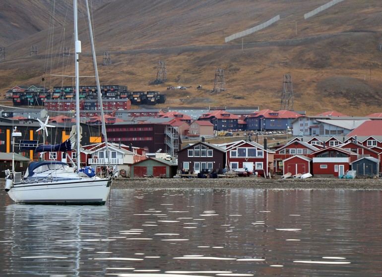 Svalbard et la terre François Joseph