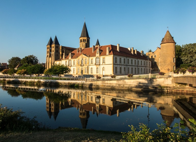 Voyage pèlerinage Vue sur le sanctuaire de Paray-le-Monial