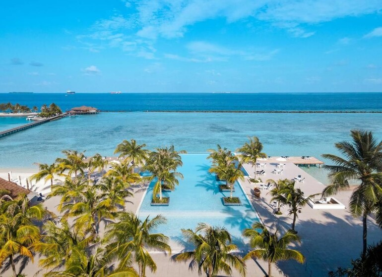 Maldives Voyage Paradise Island Hotel & Spa Pool