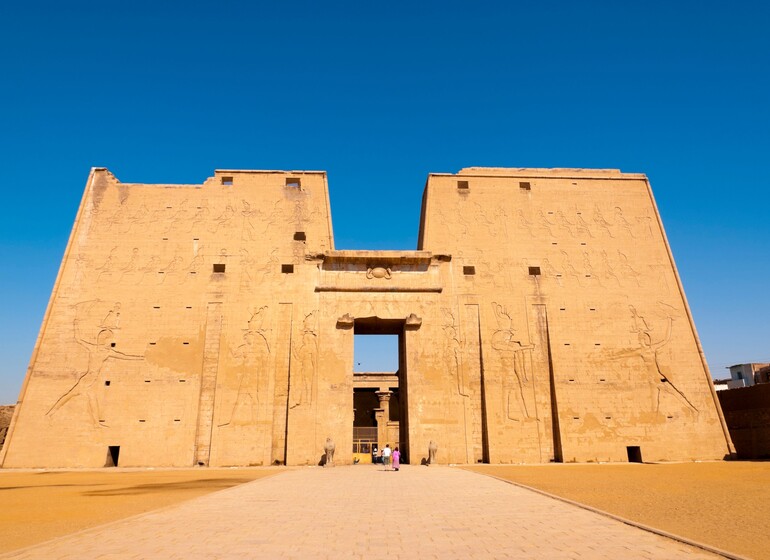temple horus edfou egypte