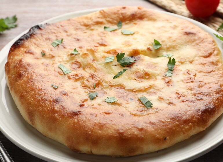khachapuri pain fromage géorgien cuisine traditionnelle Géorgie
