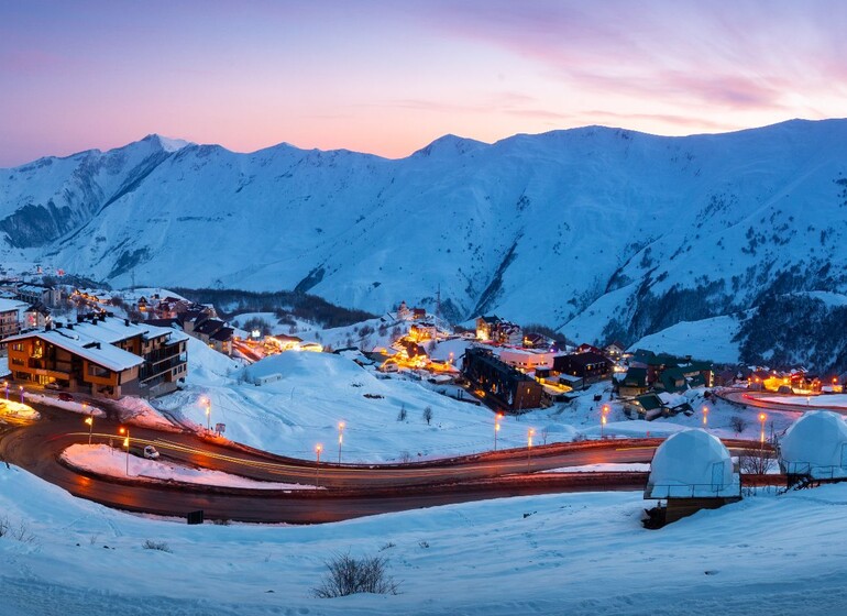 Gudauri montagnes Caucase Géorgie paysage panoramique