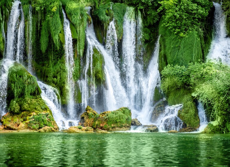 Chutes d'eau dans la région de Neretva