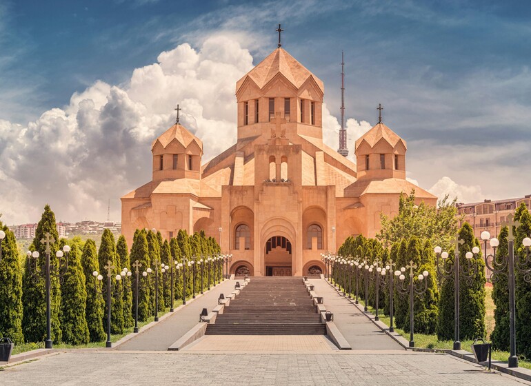 Cathédrale d'Etchmiadzine, site UNESCO incontournable en Arménie