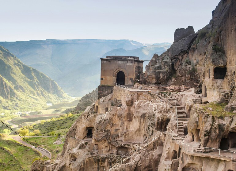 Cité troglodytique d'Uplistsikhé en Géorgie, ancienne ville creusée dans la roche