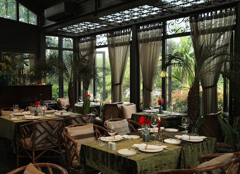 Intérieur du restaurant Soleil de Hue au Ancient Hue